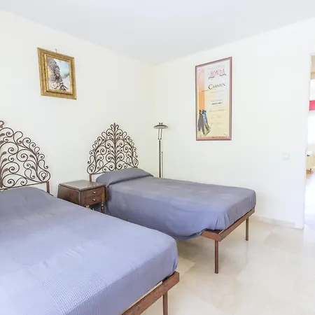 Apartment Cubo's Boutique Elviria Hills *
